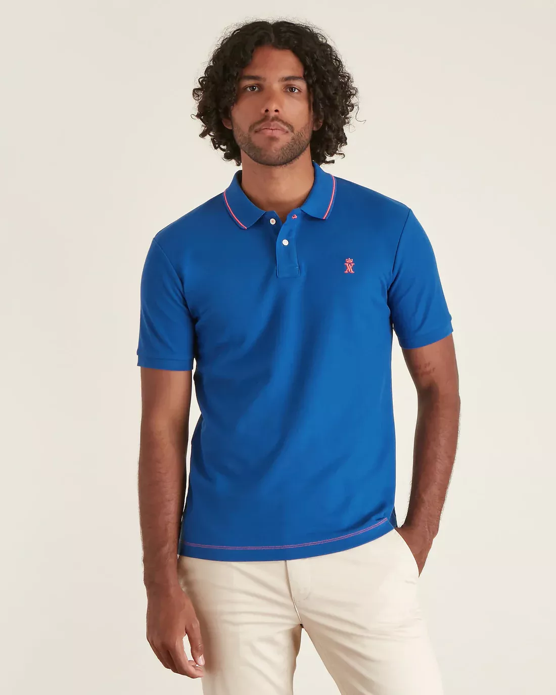 POLO À DÉTAILS FLUO