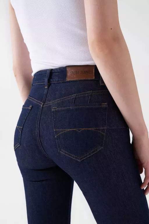 JEAN DESTINY PUSH UP FLARE AVEC BOUTON DORÉ