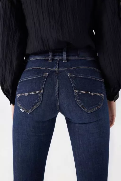 JEAN SECRET PUSH IN SKINNY AVEC DÉTAILS