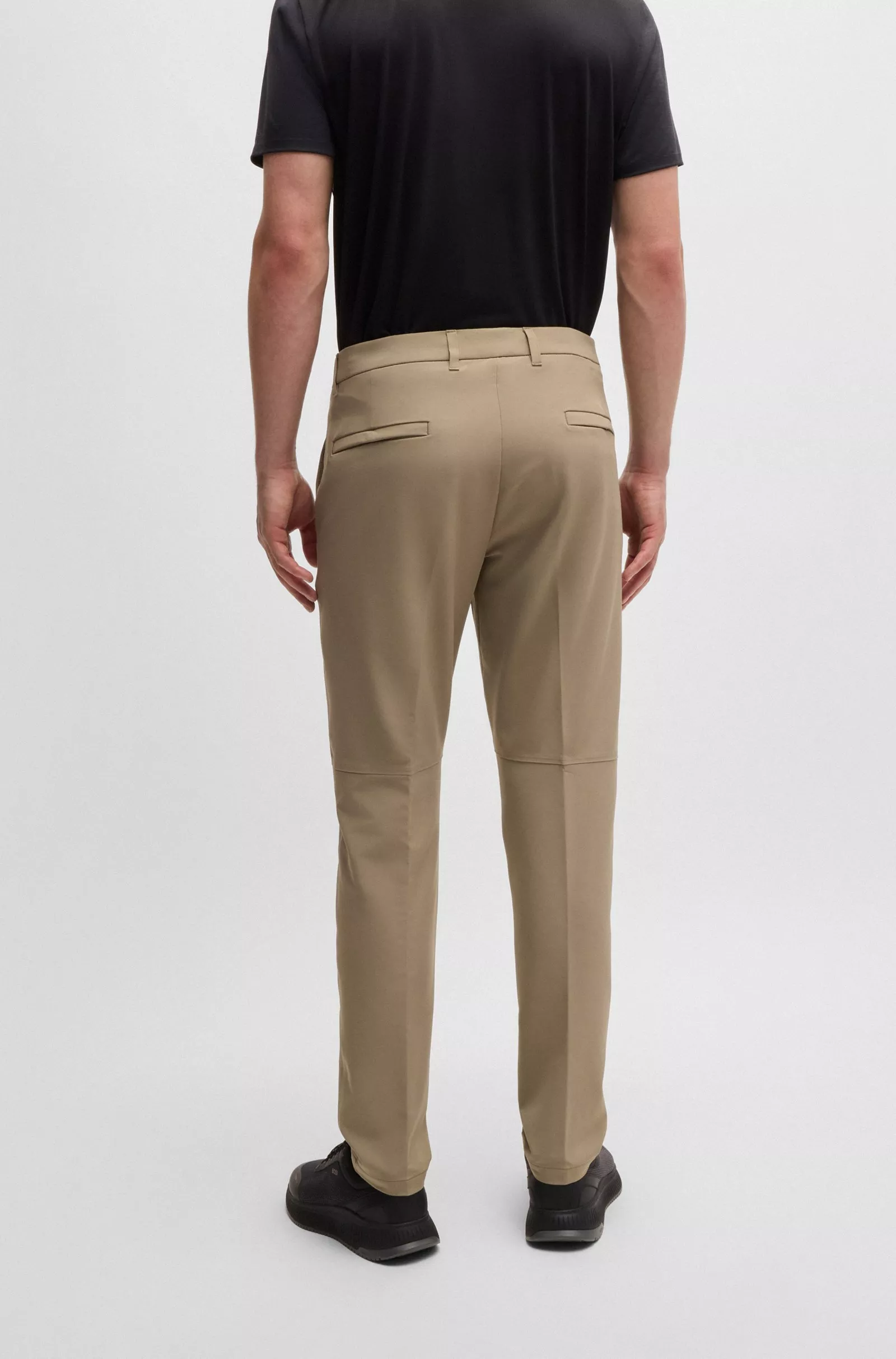 CHINO SLIM FIT EN TISSU QUADRI-EXTENSIBLE FACILE À REPASSER