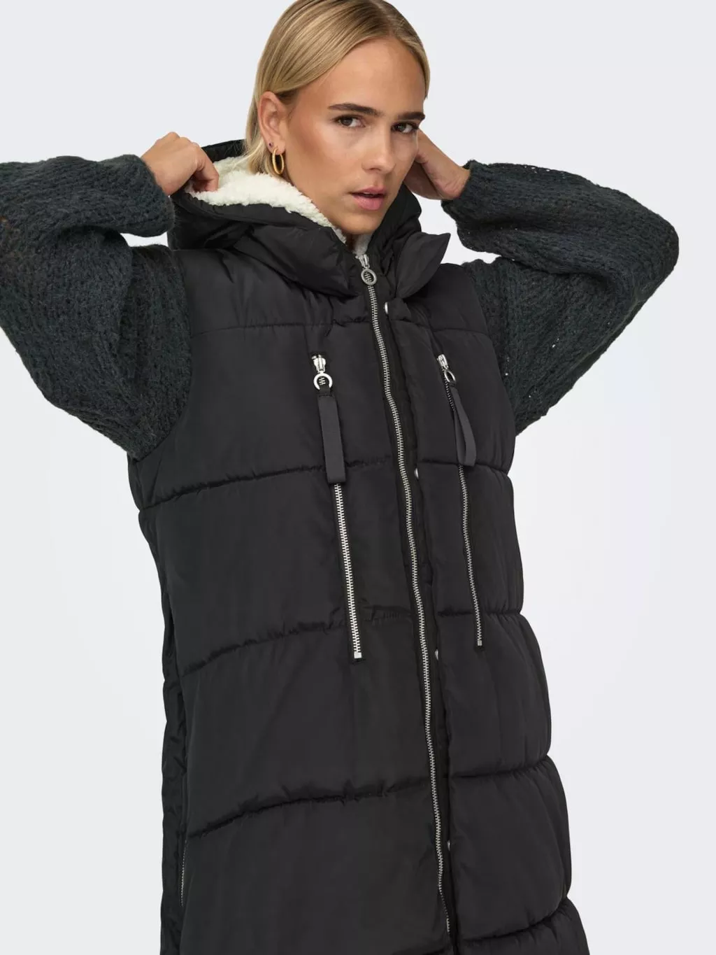 GILETS ANTI-FROID CAPUCHE